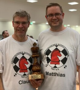 Claus und Matthias mit dem Teampreis.