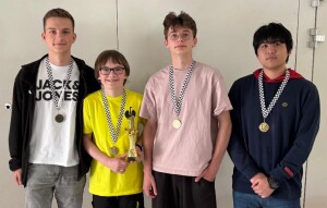 Machten heute den Deckel drauf: Felix, Niklas, Arseniy, Koshiro